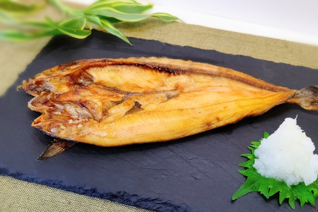 グリルなしで極上の味！大きなホッケをフライパンでふっくら焼く「酒蒸し」術