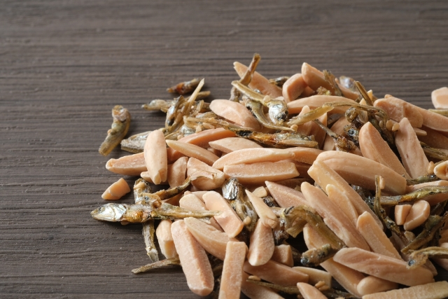 給食のアーモンドフィッシュはどこの？懐かしの味「フジサワ」と5歳以下の安全な食べ方