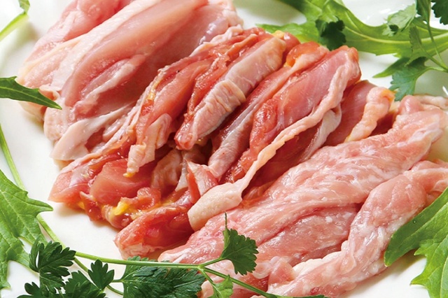 せせりとはどこの部位？スーパーの肉を「極上の焼き鳥」に変えるプロの下処理と焼き方