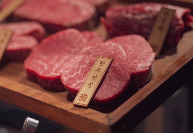 シャトーブリアンとは？ヒレとの決定的違いと、自宅で失敗しない「中心温度65℃」の焼き方