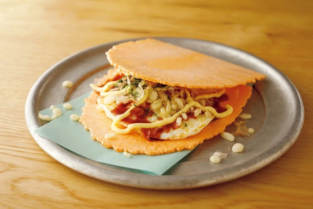 専用せんべい不要！コンビニの「えび満月」で屋台のたませんを完全再現する裏技