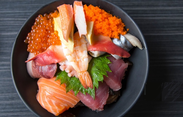  [著者情報] この記事を書いた人：なかじぃ　家飲み研究家 / 家庭料理研究家  むかしから、自宅に友人同僚を読んでの家のみで料理しながらの飲みが趣味。もちろん、日常の料理もしっかりと行います。サラリーマン時代にはサラリーマンNしまの毎日レシピで料理ブログで人気を博す。