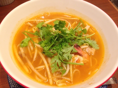 タイ料理といえばやっぱりトムヤムスープでしょう！名古屋駅前大名古屋ビルヂング　ワルンプアンサタニー